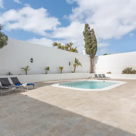 בית נופש Casa Queen Vetusta -pool And Tennis ארסיפה