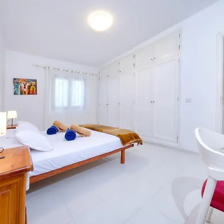 Casa Queen Vetusta -pool And Tennis Holiday home *