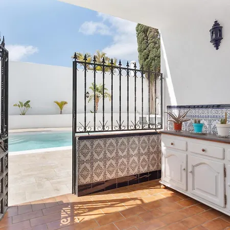 別荘 Casa Queen Vetusta -pool And Tennis アレシフェ
